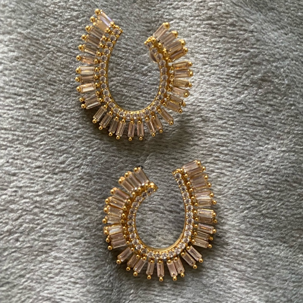Stella and Dot gold and crystal earrings